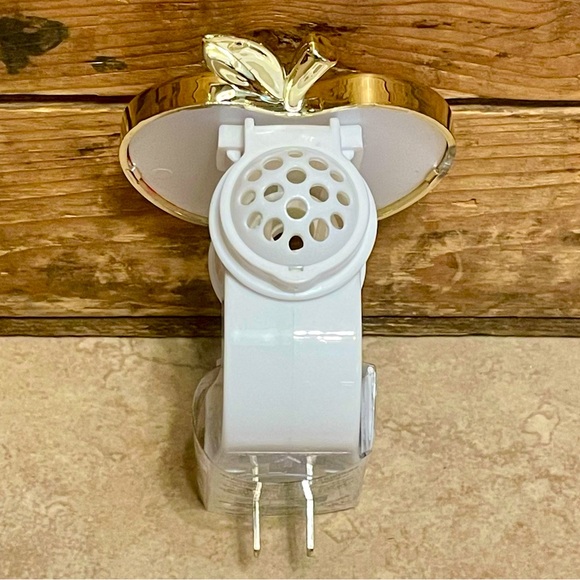 BBW I Love Fall Apple Wallflower - Picture 2 of 5